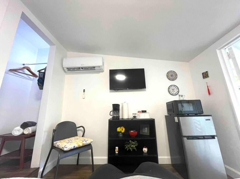 Independent Studio In Little Havana Майами Экстерьер фото